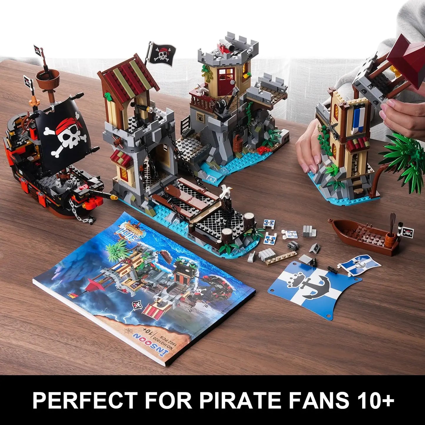 HOGOKIDS Pirate Castle Building Set With Light and Ship